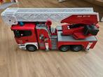 Bruder scania brandweerwagen - met echt water, Ophalen, Zo goed als nieuw