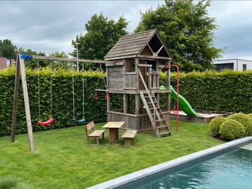 Speelhuis met schommel, zandbak en picknicktafeltje, Kinderen en Baby's, Speelgoed | Buiten | Speeltoestellen, Ophalen, Gebruikt