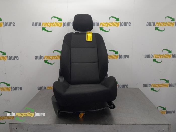 Stoel rechts van een Peugeot 207, Auto-onderdelen, Interieur en Bekleding, Peugeot, Gebruikt, 3 maanden garantie