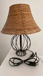 Lampe metal noir - rotin - etat neuf, Enlèvement, Comme neuf