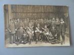studenten kadetten vereniging foto pre 1920 met sabels ?, Verzamelen, Foto's en Prenten, Verzenden, Foto, Klederdracht, Zo goed als nieuw
