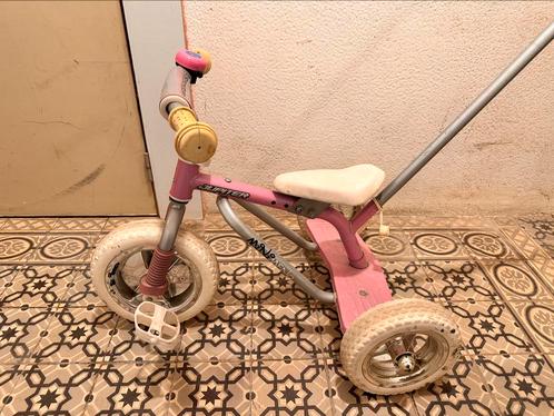 Tricycle enfant avec poignée de guidage arrière – bon état, Fietsen en Brommers, Fietsen | Kinderfietsjes, Gebruikt, Minder dan 16 inch