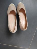 Voltan sleehakken., Kleding | Dames, Schoenen, Nieuw, Beige, Voltan, Ophalen of Verzenden