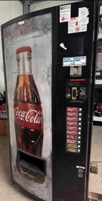 Coca-Cola drankautomaat (met kaartlezer) beschikbaar voor biedingen