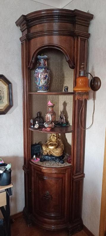 Hoekkast  beschikbaar voor biedingen