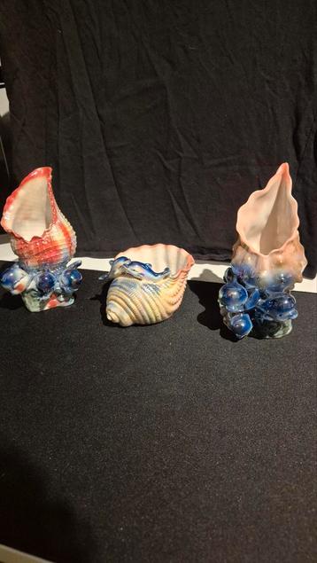 3 decoratieve keramische schelpen met dolfijnen, Huis en Inrichting, Ophalen, Nieuw