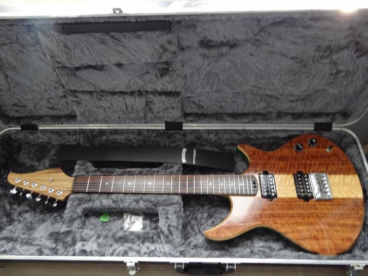 German Custom Made Guitar-Korina-Top MINT!+new case 155 EU!, Muziek en Instrumenten, Snaarinstrumenten | Gitaren | Elektrisch