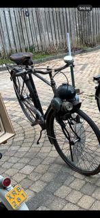 Berini m13 op zeer oude belgische fiets, Fietsen en Brommers, Brommers | Oldtimers, Ophalen