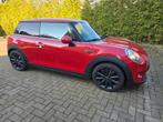 Mini Cooper F56 van december 2015 met +/- 103.500 km, 75 kW, Stof, Zwart, Bedrijf