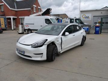 Voiture accidentée Tesla modèle 3 !!!!