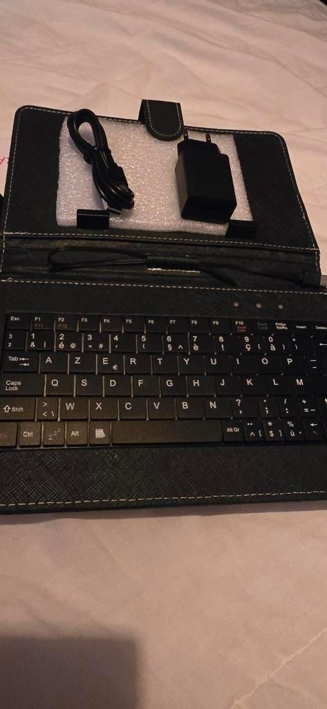 Tablet + Keyboard Nieuw!, Computers en Software, Toetsenborden, Nieuw, Ophalen of Verzenden