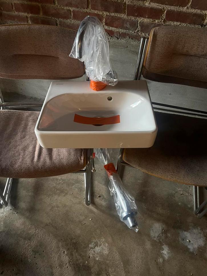 Grohe Geberit Fontein met kraan en sifon, Huis en Inrichting, Badkamer | Badkamermeubels, Nieuw, Ophalen