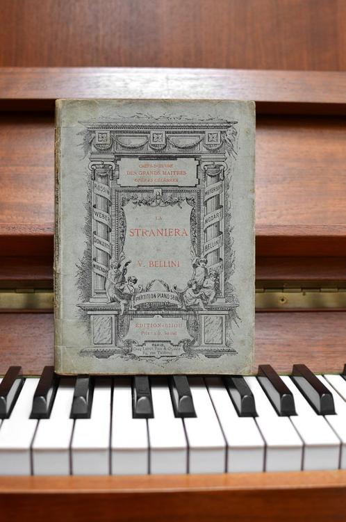 HEEL OUD ZAK PARTITURENBOEK OPERA LA STRANIERA BELLINI, Muziek en Instrumenten, Bladmuziek, Piano, Ophalen of Verzenden