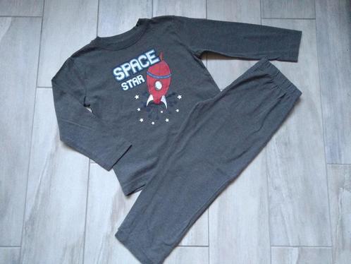 ★ M98/104 - Pyjama space star, Kinderen en Baby's, Kinderkleding | Maat 98, Jongen, Nacht- of Onderkleding, Ophalen of Verzenden