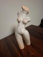 Forme féminine abstraite » — Rufaro Murenza, Enlèvement ou Envoi