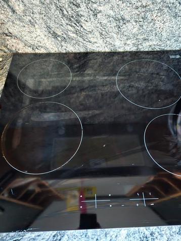 Ingebouwde EUROKERA glazen inductiekookplaat met 4 branders beschikbaar voor biedingen