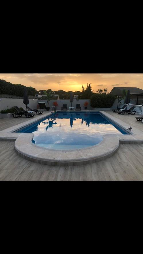 Te huur alleenstaande villa in Torreveija Los Balcones, Immo, Buitenland