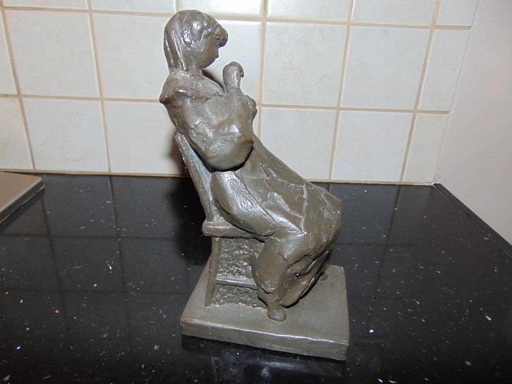 Beeld 'De lampenmaakster' Philips Eindhoven, Antiek en Kunst, Kunst | Beelden en Houtsnijwerken, Ophalen of Verzenden