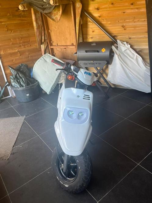 Mbk booster a klasse, Fietsen en Brommers, Scooters | Yamaha, Zo goed als nieuw, Overige modellen, Klasse A (25 km/u), Tweetakt