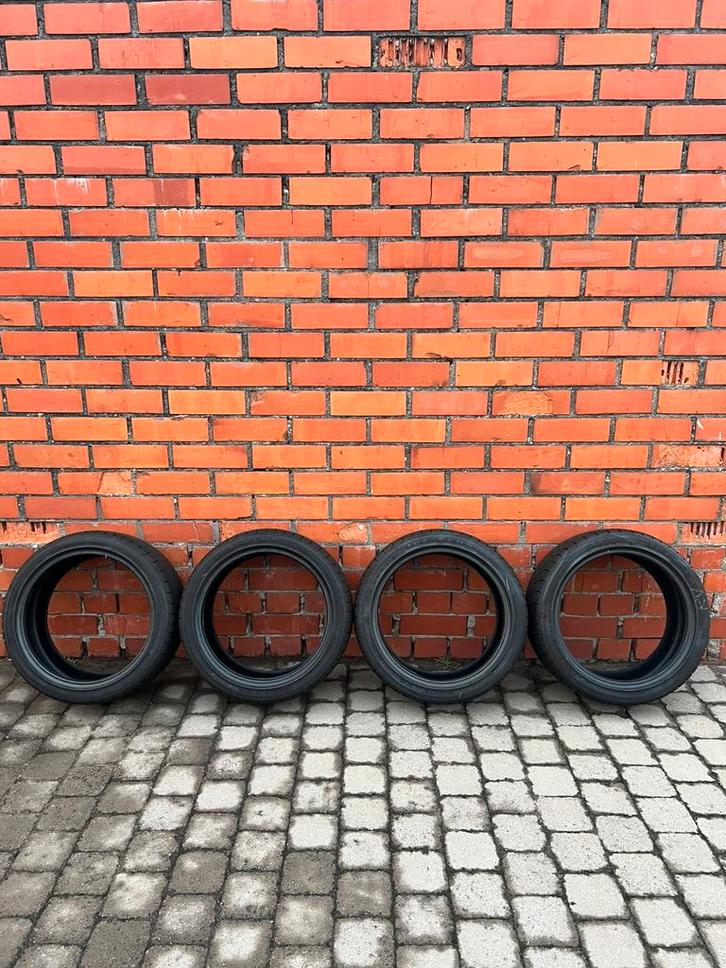 Winterbanden 4 stuks Minerva Ice-plus 235/40R18, Auto-onderdelen, Banden en Velgen, Band(en), Winterbanden, 18 inch, 235 mm, Personenwagen
