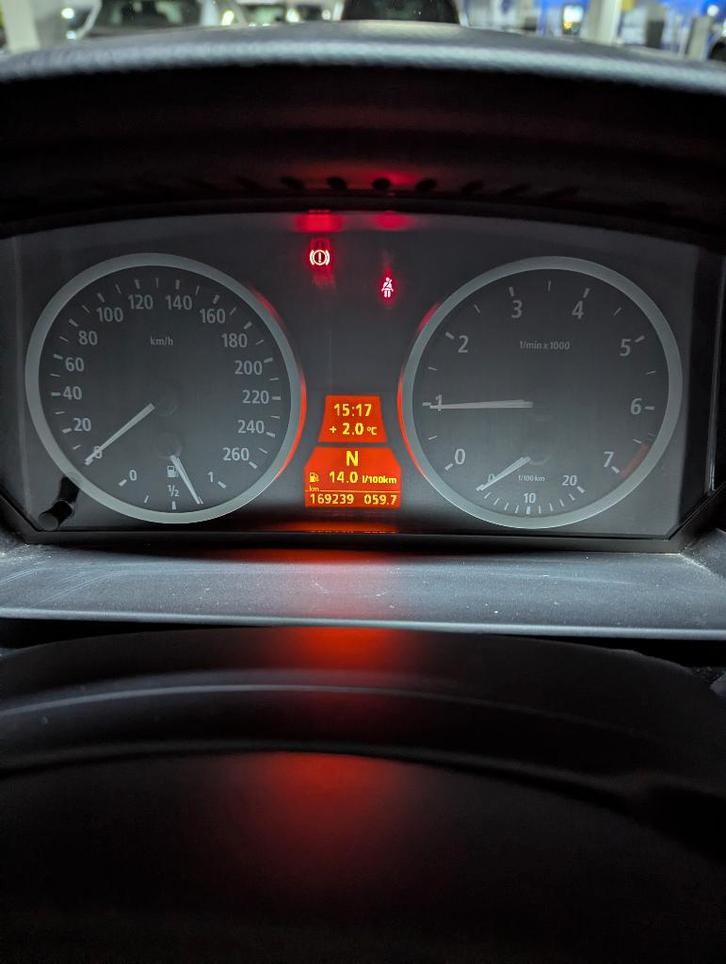 BMW 525i / 170d km, Auto's, BMW, Particulier, 5 Reeks, Boordcomputer, Benzine, Euro 4, Berline, 5 deurs, Automaat, Zilver of Grijs