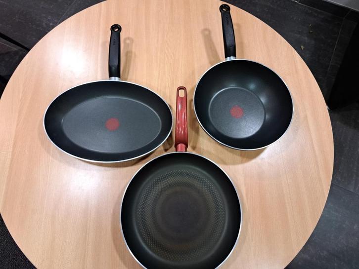 Set van 3 Tefal pannen, Huis en Inrichting, Keuken | Potten en Pannen, Gebruikt, Pannenset, Aluminium, Keramische plaat, Ophalen