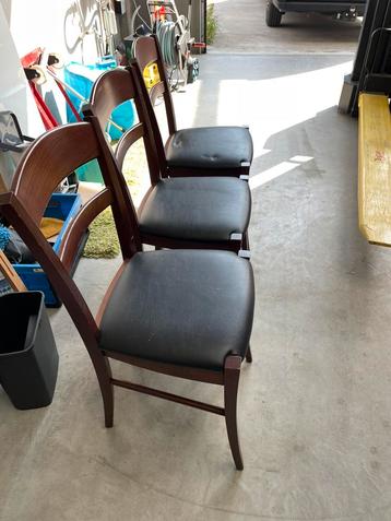 Bruine houten stoelen Hilma (7stuks) beschikbaar voor biedingen
