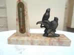 sculpture oiseaux et thermometre sur marbre rose, Antiquités & Art, Antiquités | Bronze & Cuivre, Enlèvement ou Envoi