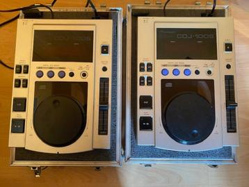 Pioneer CDJ100 met flightcases 2 stuks beschikbaar voor biedingen