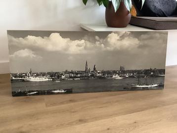 Foto op hout beschikbaar voor biedingen