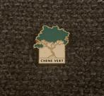 PIN - CHENE VERT - STEENEIK - ARBRE - BOOM, Verzenden, Gebruikt, Dier of Natuur, Speldje of Pin