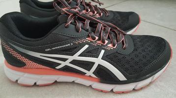 Asics schoenen maat 39 zo goed als nieuw.!  beschikbaar voor biedingen