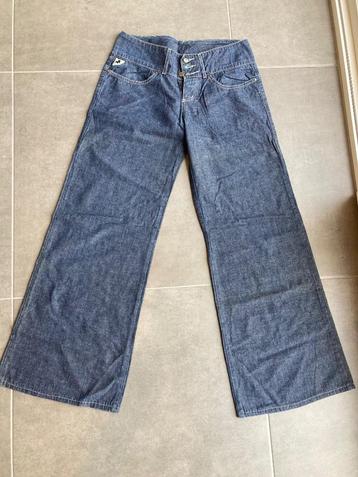 Broek Lois beschikbaar voor biedingen