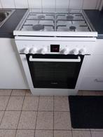 Bosch gasfornuis met oven, Elektronische apparatuur, Fornuizen, Ophalen, 4 kookzones, Zo goed als nieuw, Gas