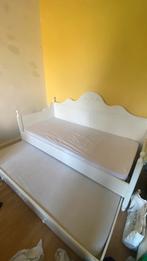 bed van bopita + 2 matrassen en bijpassend nachtkastje, Ophalen, 90 cm, Eenpersoons, Wit