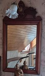 Antieke Houten Spiegel met Sierbekroning, Huis en Inrichting, Woonaccessoires | Spiegels, Ophalen, Gebruikt