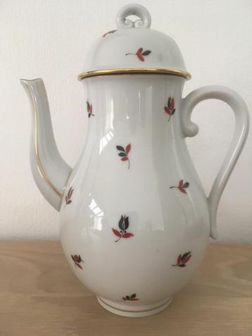 Herend porselein. Koffiekan. Hoogte: 22 cm. periode 1920 /30