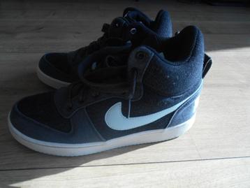 Nike sneakers als nieuw, maat 37,5 beschikbaar voor biedingen