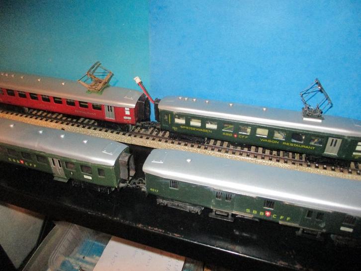 Marklin 4 wagons voyageurs Suisses, Hobby & Loisirs créatifs, Trains miniatures | HO, Utilisé, Wagon, Märklin, Enlèvement ou Envoi