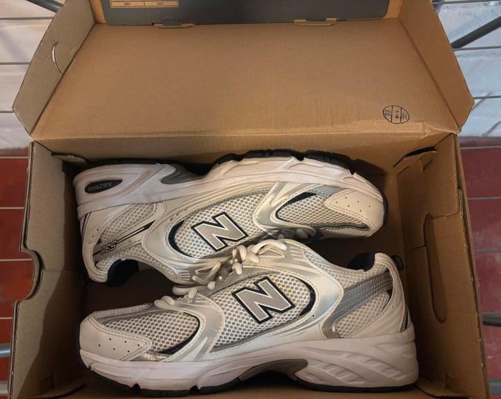 New Balance 530 twee paar size 42/FC Porto, Kleding | Heren, Schoenen, Nieuw, Sneakers, Wit, Ophalen