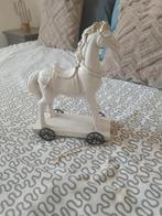 Cheval à bascule, Enlèvement, Comme neuf