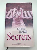 Leslie Pearse - Secrets (grand format) 604 pages, Utilisé, Enlèvement ou Envoi