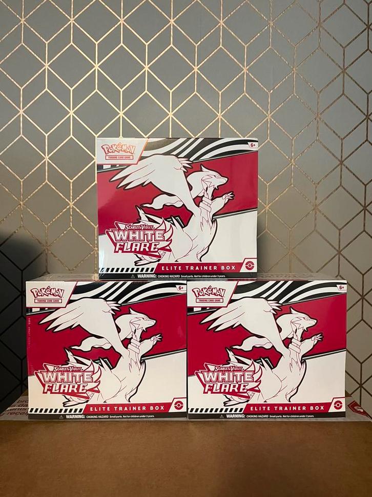 Pokemon White Flare Elite Trainer Box, Hobby en Vrije tijd, Verzamelkaartspellen | Pokémon, Nieuw, Booster, Foil, Ophalen of Verzenden