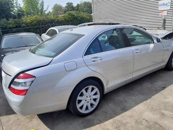 AANDRIJFAS RECHTS ACHTER ABS Mercedes-Benz S (W221) beschikbaar voor biedingen