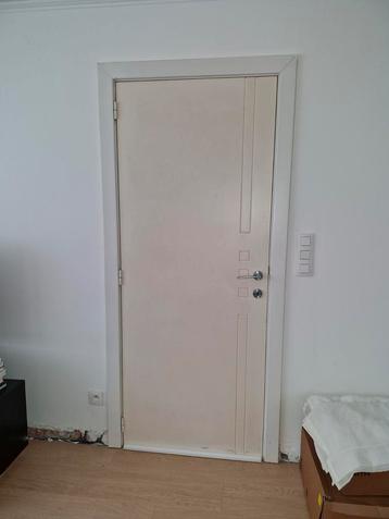 1 Robuste, volhouten binnendeur- 30 euro beschikbaar voor biedingen