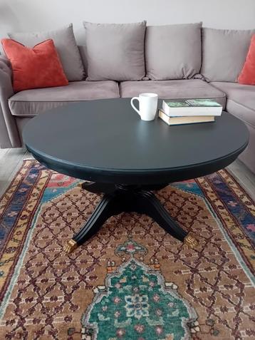 Ronde salontafel beschikbaar voor biedingen