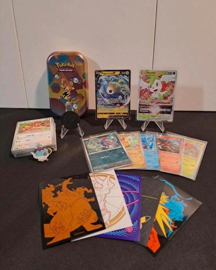 Cadeau setje met leuke pokémon hits en veel meer!, Hobby en Vrije tijd, Verzamelkaartspellen | Pokémon, Zo goed als nieuw, Ophalen of Verzenden