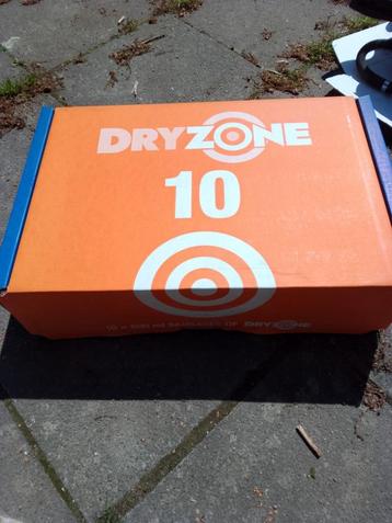 Dryzone met spuit en vochtmeter beschikbaar voor biedingen