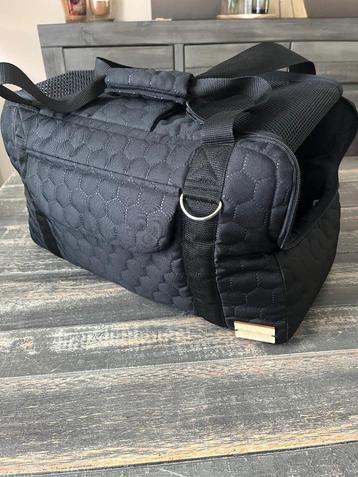 Travel carrier muffin & berry Liam beschikbaar voor biedingen