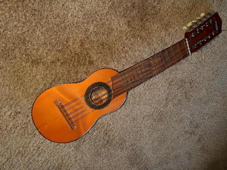 Charango, Muziek en Instrumenten, Snaarinstrumenten | Overige, Zo goed als nieuw, Overige typen, Ophalen